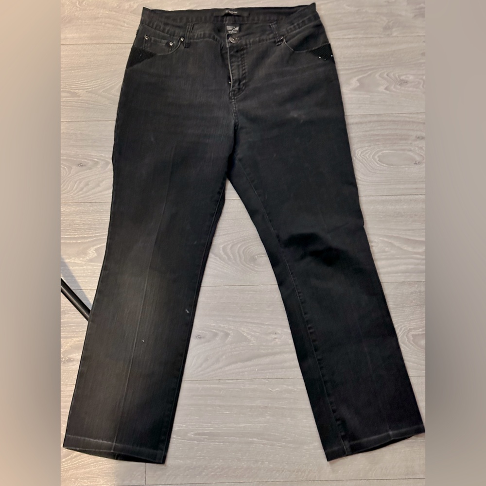 Simon Chang - Dark grey jeans- the second picture shows to colour best sz 10